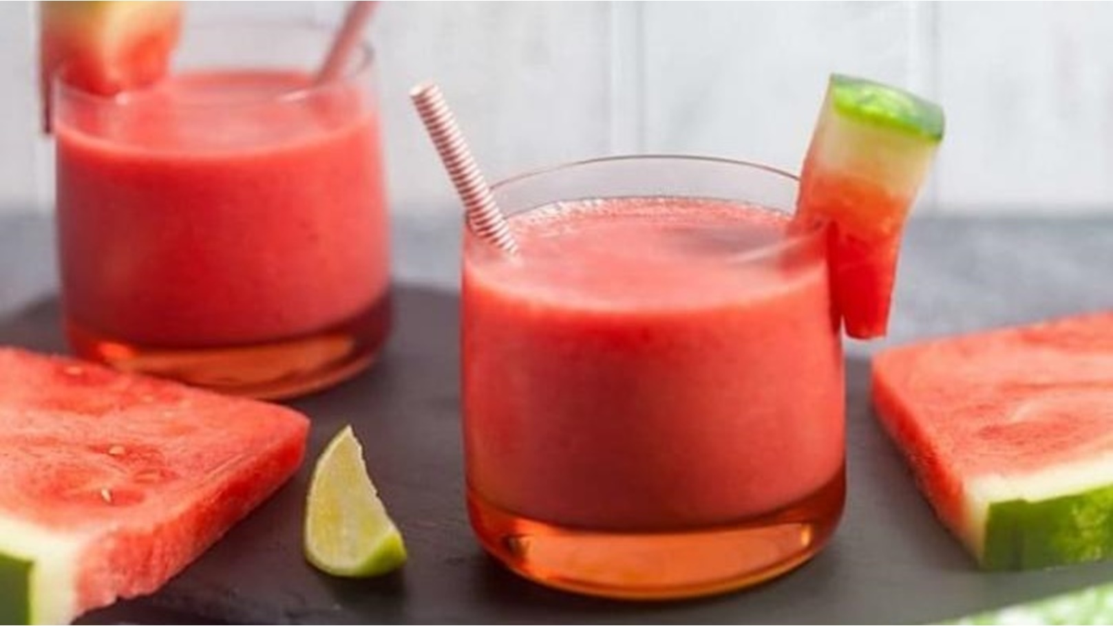 176-171227-watermelon-smoothie-recipe_700x400